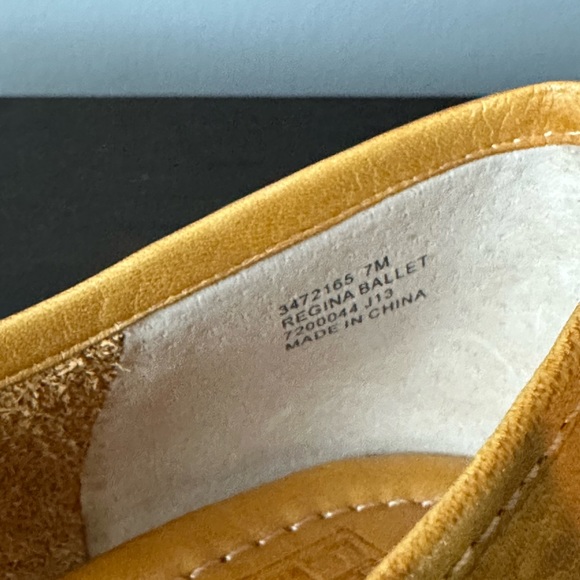 Brand new Frye Regina Ballet Flats - Picture 4 of 7